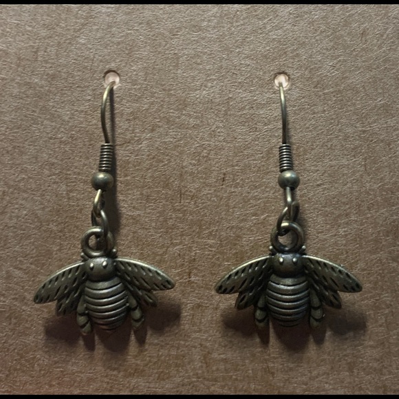 Bee Earrings - Picture 1 of 1